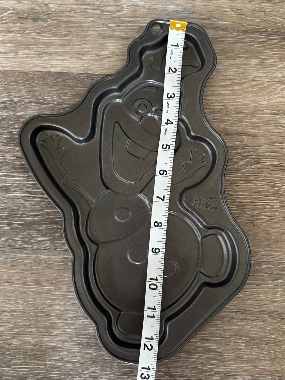 Wilton Disney Frozen Olaf Snowman Giant Cookie Pan Mold 12” x 8.5”